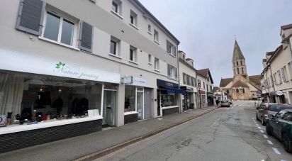 Retail property of 35 m² in Orgeval (78630)