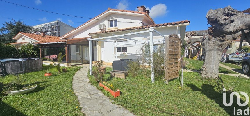 Traditional house 6 rooms of 116 m² in Muret (31600)