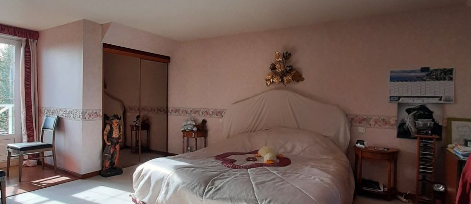 Traditional house 6 rooms of 161 m² in Saint-Nicolas-d'Aliermont (76510)