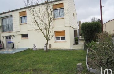 Maison 5 pièces de 104 m² à Moulins-lès-Metz (57160)