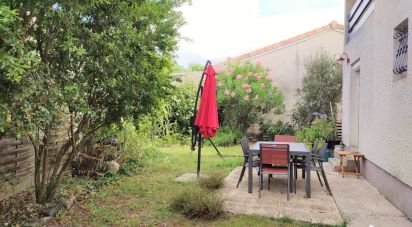 House 6 rooms of 100 m² in Villenave-d'Ornon (33140)