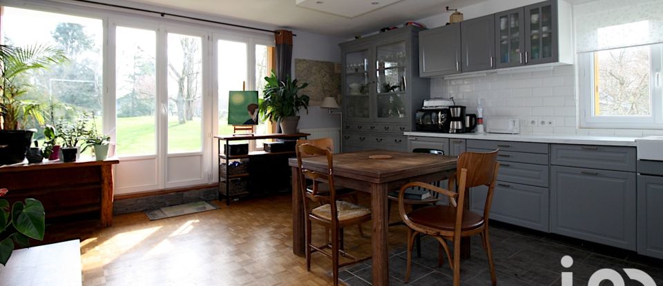 Appartement 3 pièces de 71 m² à Le Mesnil-Saint-Denis (78320)