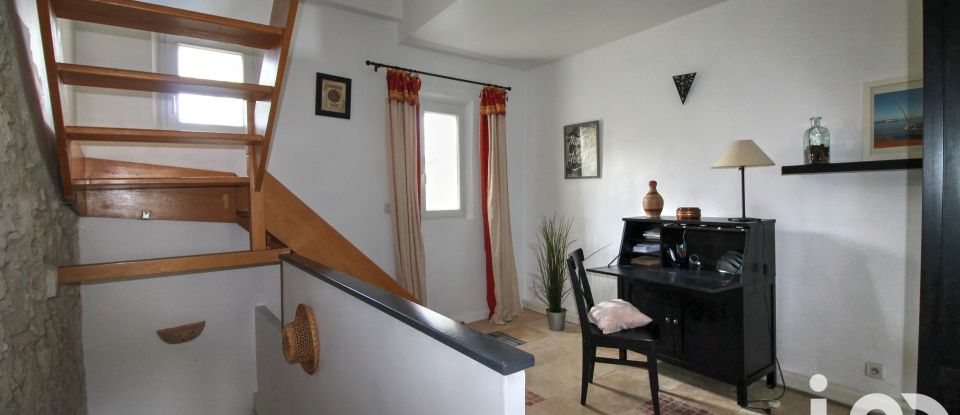 Village house 4 rooms of 152 m² in Velleron (84740)