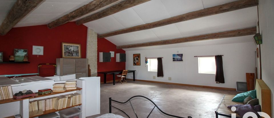 Village house 4 rooms of 152 m² in Velleron (84740)