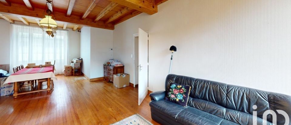Town house 7 rooms of 149 m² in Matha (17160)