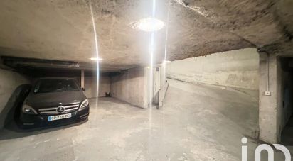 Parking of 13 m² in Paris (75017)