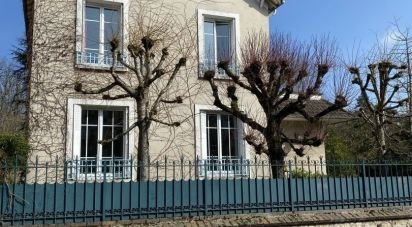 House 9 rooms of 160 m² in Fontainebleau (77300)