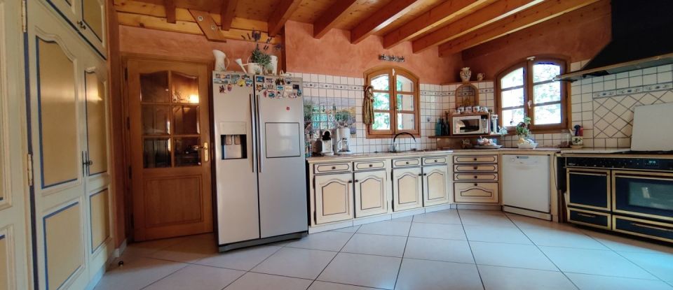 House 6 rooms of 205 m² in Le Gua (38450)