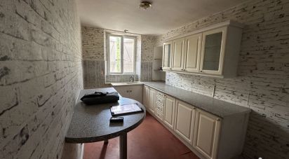 House 4 rooms of 110 m² in Villeneuve-l'Archevêque (89190)