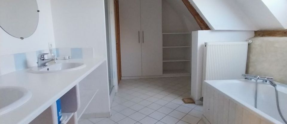 House 7 rooms of 185 m² in Le Châtellier (35133)