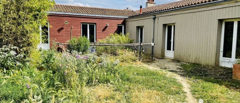 House 4 rooms of 121 m² in Lys-Haut-Layon (49540)
