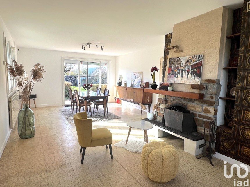 House 5 rooms of 103 m² in Saint-Brevin-les-Pins (44250)