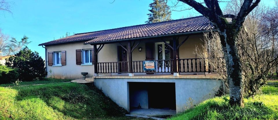 House 4 rooms of 120 m² in Pranzac (16110)