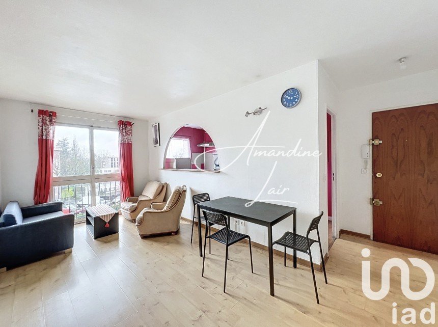 Appartement 5 pièces de 81 m² à Grigny (91350)