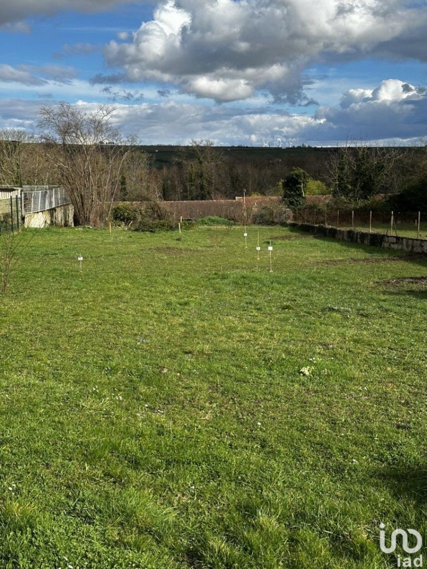Land of 852 m² in Auxerre (89000)