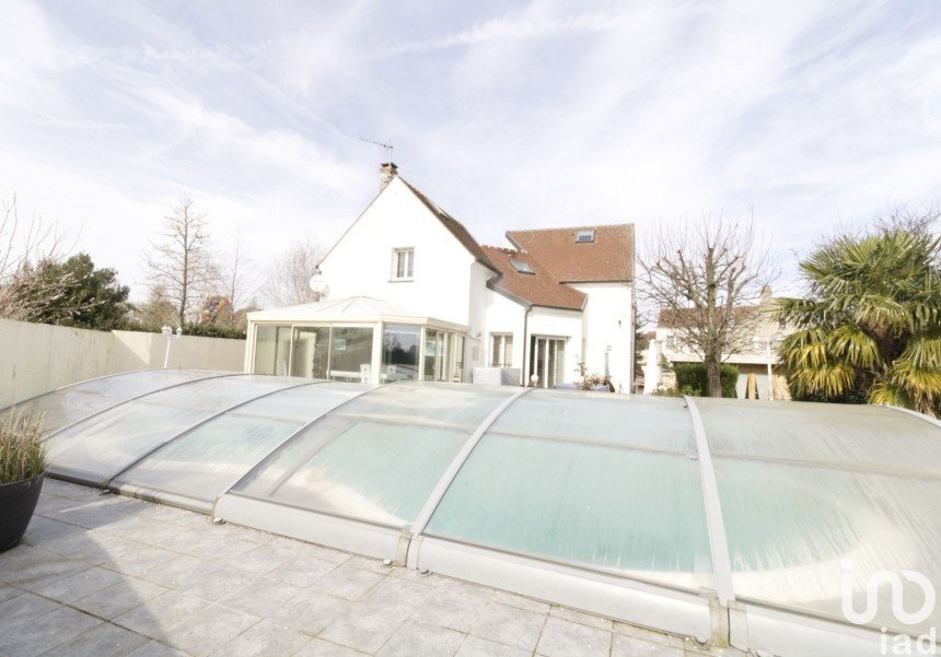Maison 6 pièces de 124 m² à Le Mesnil-Amelot (77990)