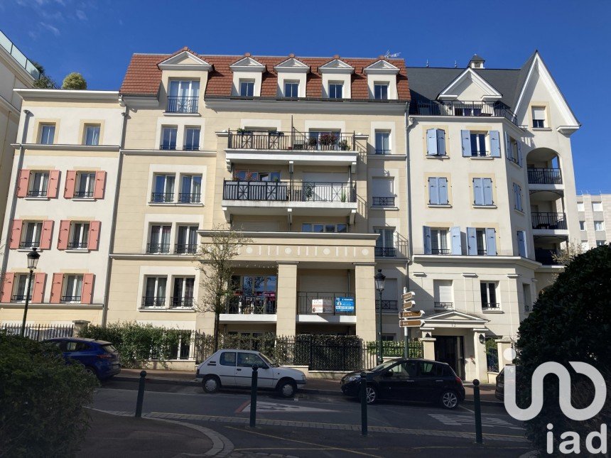 Apartment 3 rooms of 64 m² in Le Plessis-Robinson (92350)