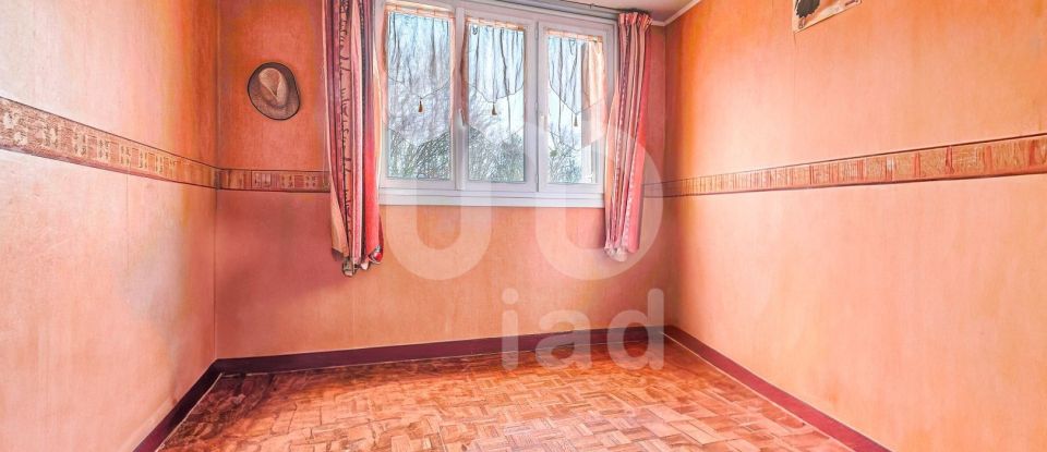 Apartment 4 rooms of 75 m² in Le Thillay (95500)