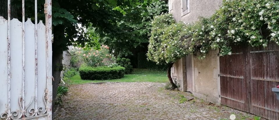 Mansion 7 rooms of 242 m² in Coulon (79510)