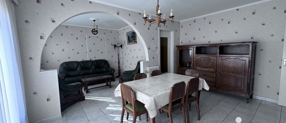 House 5 rooms of 122 m² in Wassy (52130)