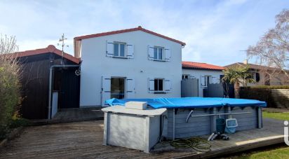 Maison 8 pièces de 182 m² à Neuville-de-Poitou (86170)