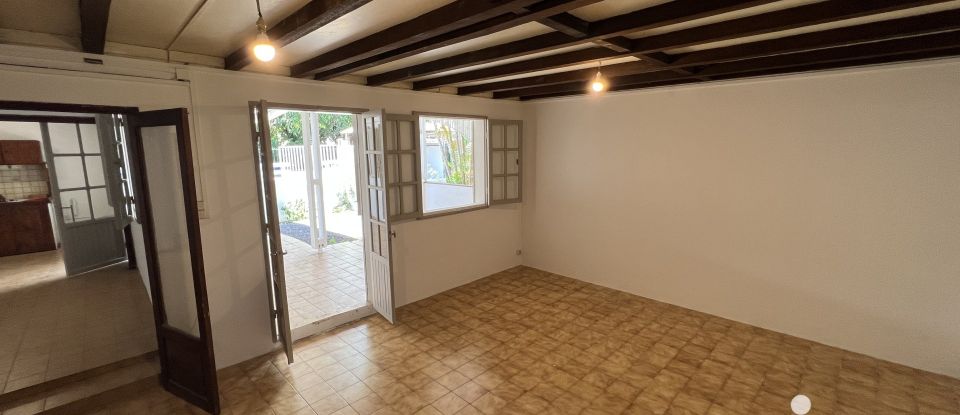 House 4 rooms of 110 m² in Saint-Denis (97400)