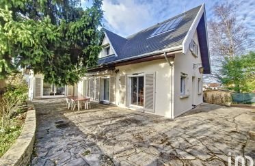 House 8 rooms of 238 m² in Champ-sur-Drac (38560)