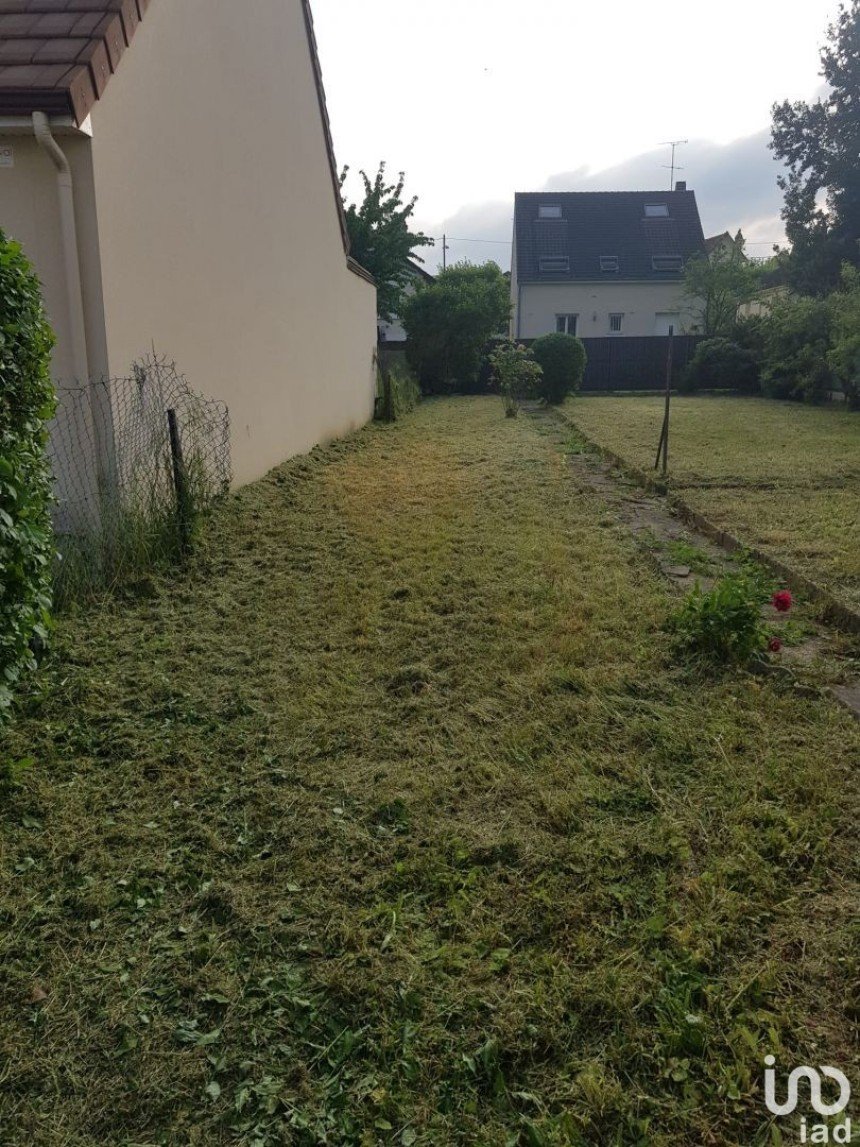 Land of 398 m² in Domont (95330)