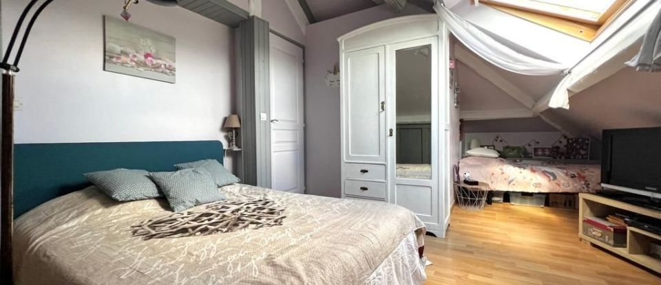House 7 rooms of 138 m² in Pontault-Combault (77340)