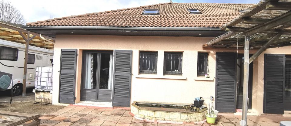 Traditional house 15 rooms of 293 m² in Dunières (43220)