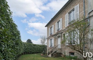 House 4 rooms of 163 m² in Claye-Souilly (77410)