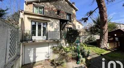 House 6 rooms of 120 m² in Chatou (78400)