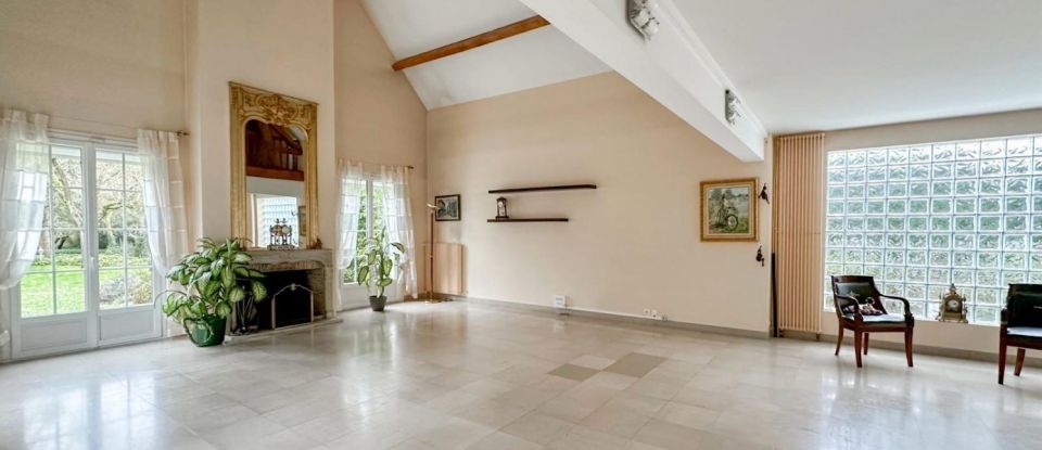 House 8 rooms of 277 m² in Compiègne (60200)