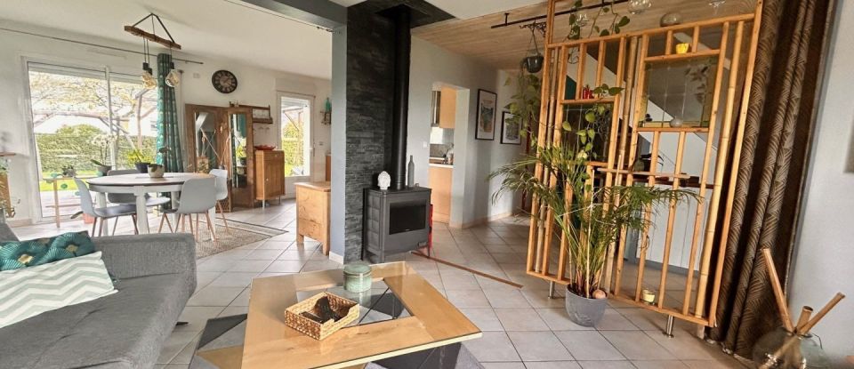 House 7 rooms of 130 m² in Le Plessis-Grammoire (49124)