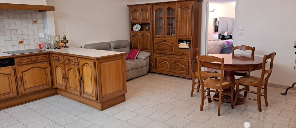 Town house 4 rooms of 117 m² in - (22400)