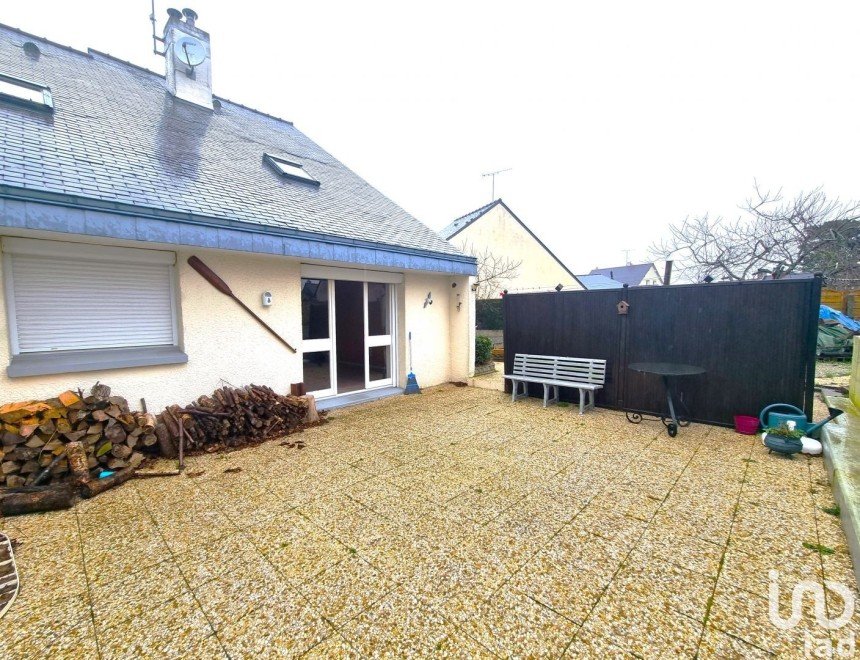 House 5 rooms of 107 m² in Saint-Brieuc (22000)