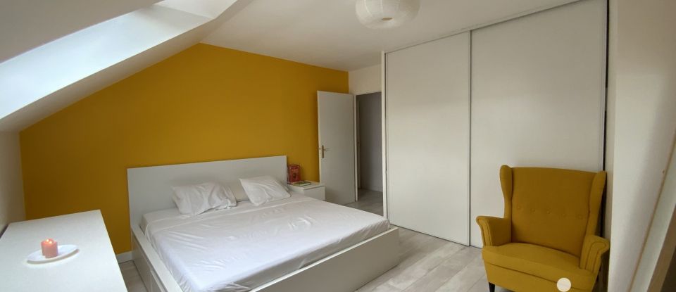 Duplex 3 rooms of 68 m² in Persan (95340)