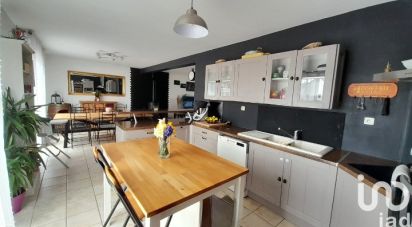 House 5 rooms of 142 m² in Morand (37110)