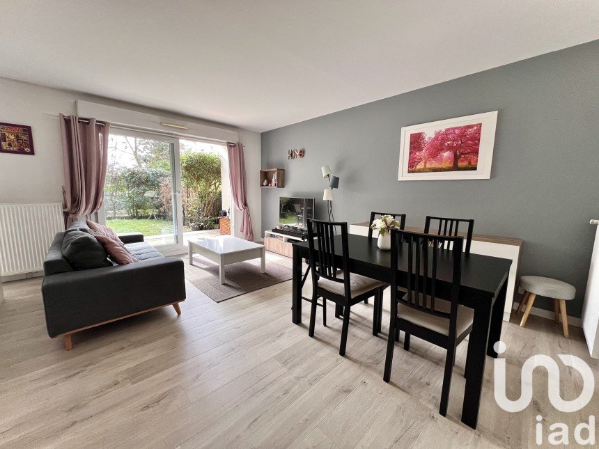 Apartment 3 rooms of 70 m² in Montigny-le-Bretonneux (78180)