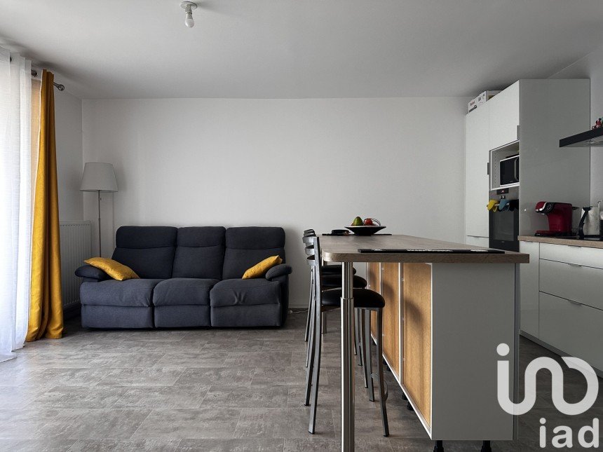 Apartment 3 rooms of 67 m² in Bondoufle (91070)