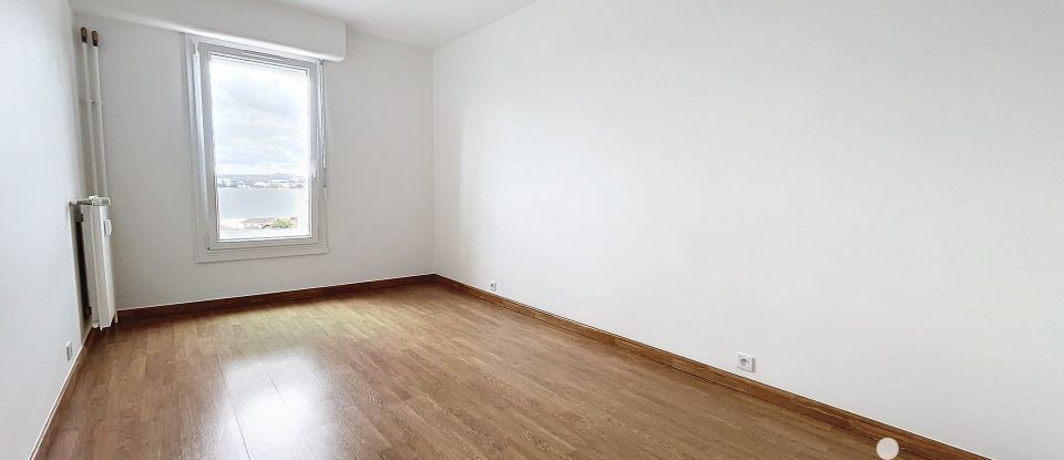 Apartment 3 rooms of 72 m² in Ermont (95120)