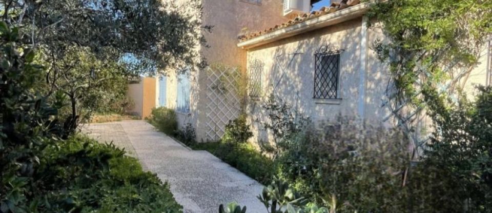 House 7 rooms of 183 m² in Fréjus (83370)