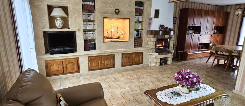 Traditional house 7 rooms of 125 m² in Livry-Gargan (93190)