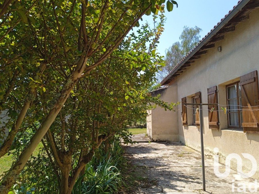 House 3 rooms of 169 m² in Ambarès-et-Lagrave (33440)