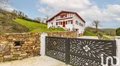 Maison traditionnelle 5 pièces de 183 m² à Arraute-Charritte (64120)
