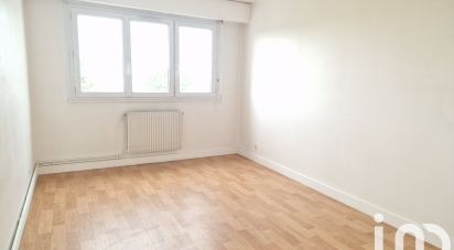 Apartment 5 rooms of 120 m² in Viry-Châtillon (91170)