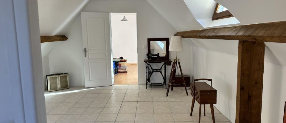 House 8 rooms of 174 m² in Plaisir (78370)