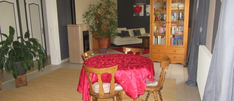 House 4 rooms of 107 m² in Courlay (79440)