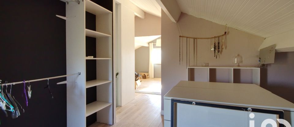 Maison traditionnelle 5 pièces de 134 m² à Saint-Médard-d'Eyrans (33650)