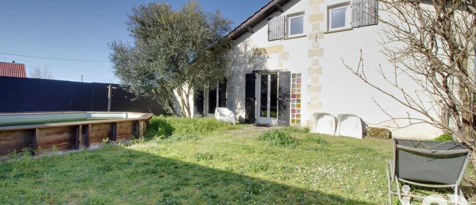 Traditional house 5 rooms of 134 m² in Saint-Médard-d'Eyrans (33650)